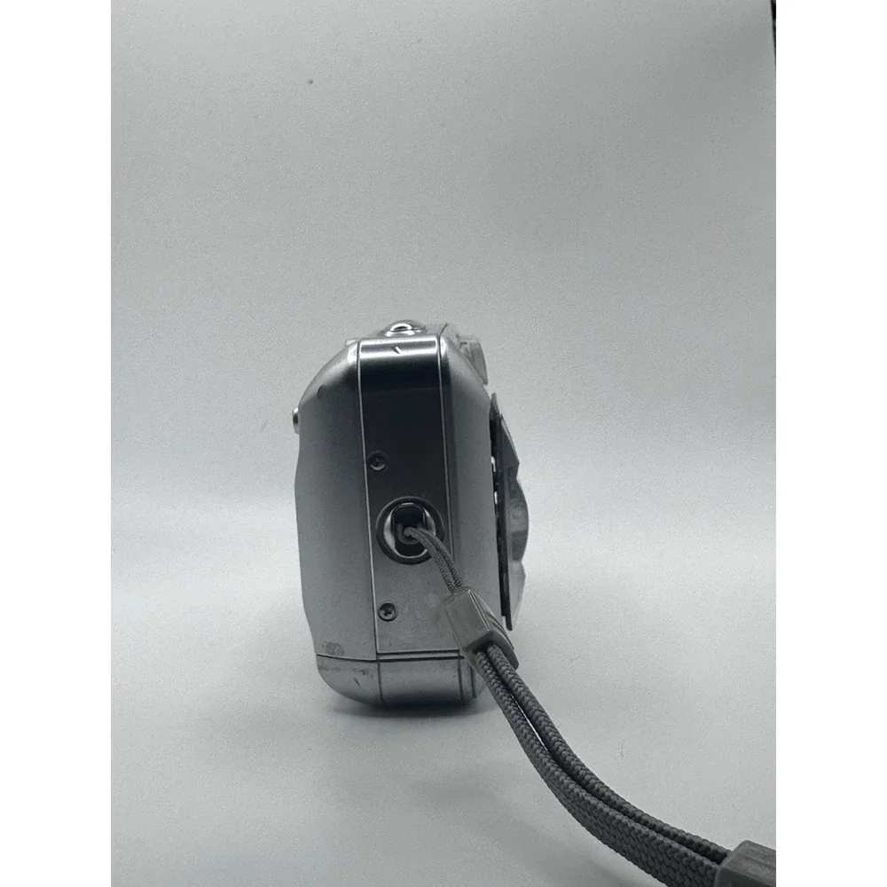 Fujifilm FinePix A340 4MP Untested Digital Camera Silver for Parts / Repair
